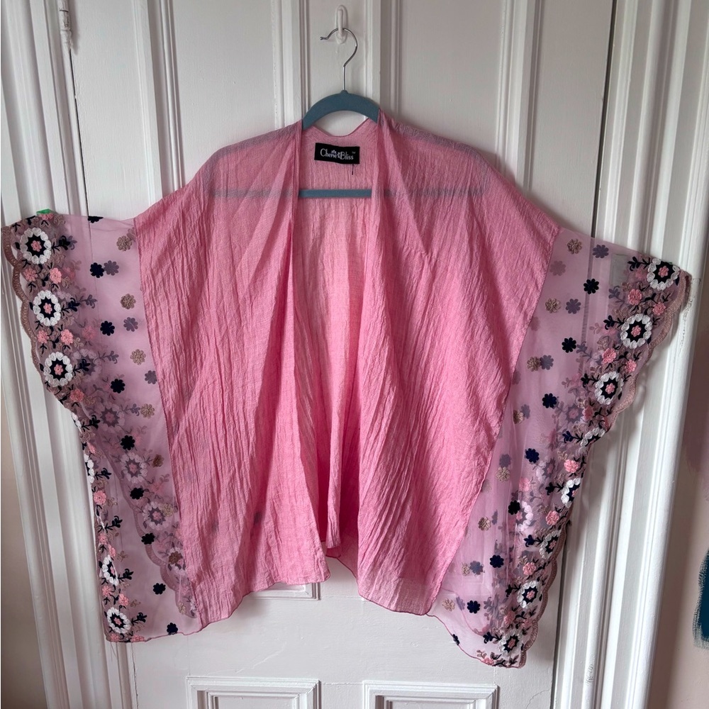 Cherie Bliss NWOT Embroidered Bat Wing Sleeve Kimono Pink Blue
